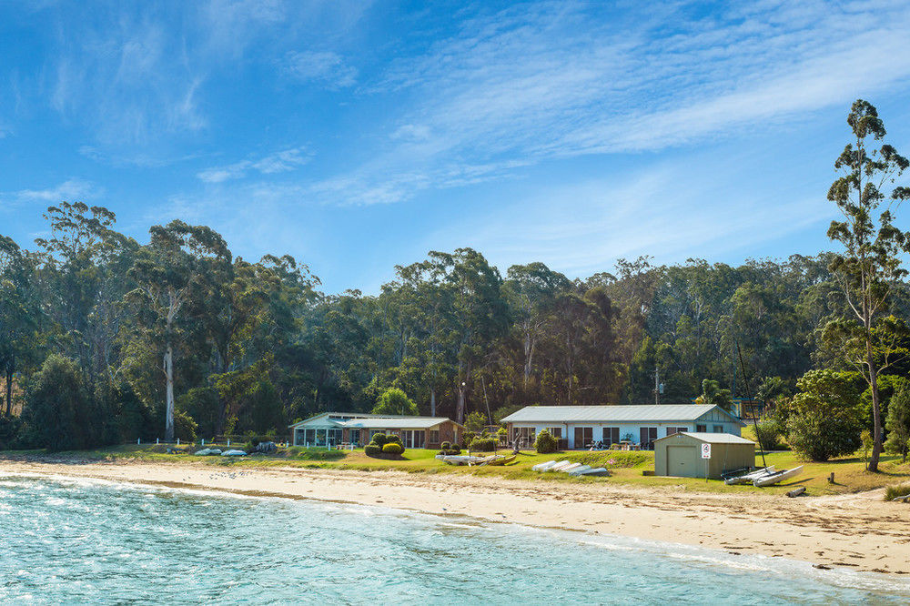Quarantine Bay Beach Cottages Eden Exterior photo